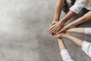 Non solo lavoro: costruire un team unito per raggiungere grandi obiettivi.