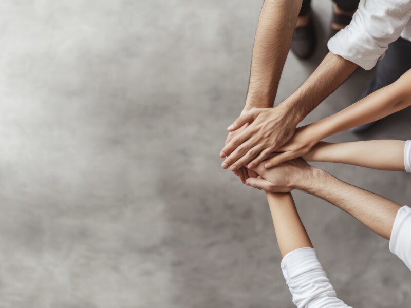 Non solo lavoro: costruire un team unito per raggiungere grandi obiettivi.